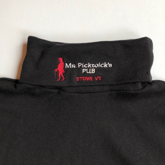 Other - Vintage Mr. Pickwick's Pub Stowe turtleneck